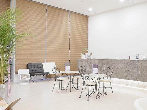 Dr Sonyouna Clinic1