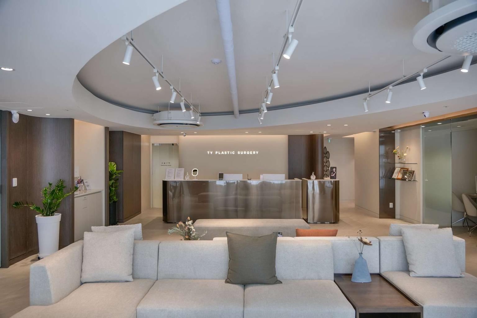 TY Plastic Surgery Clinic1