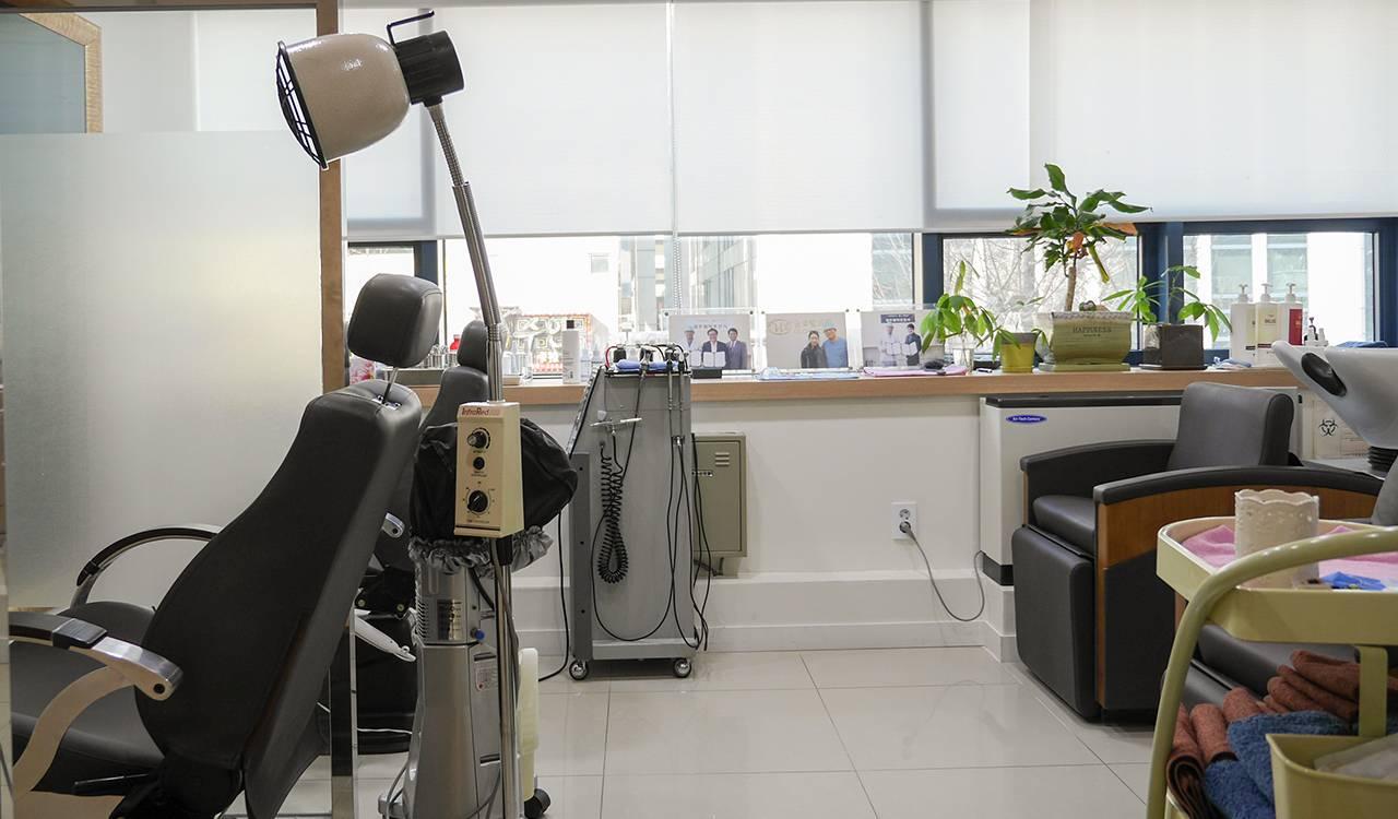 Glowell Hair Transplant Clinic3